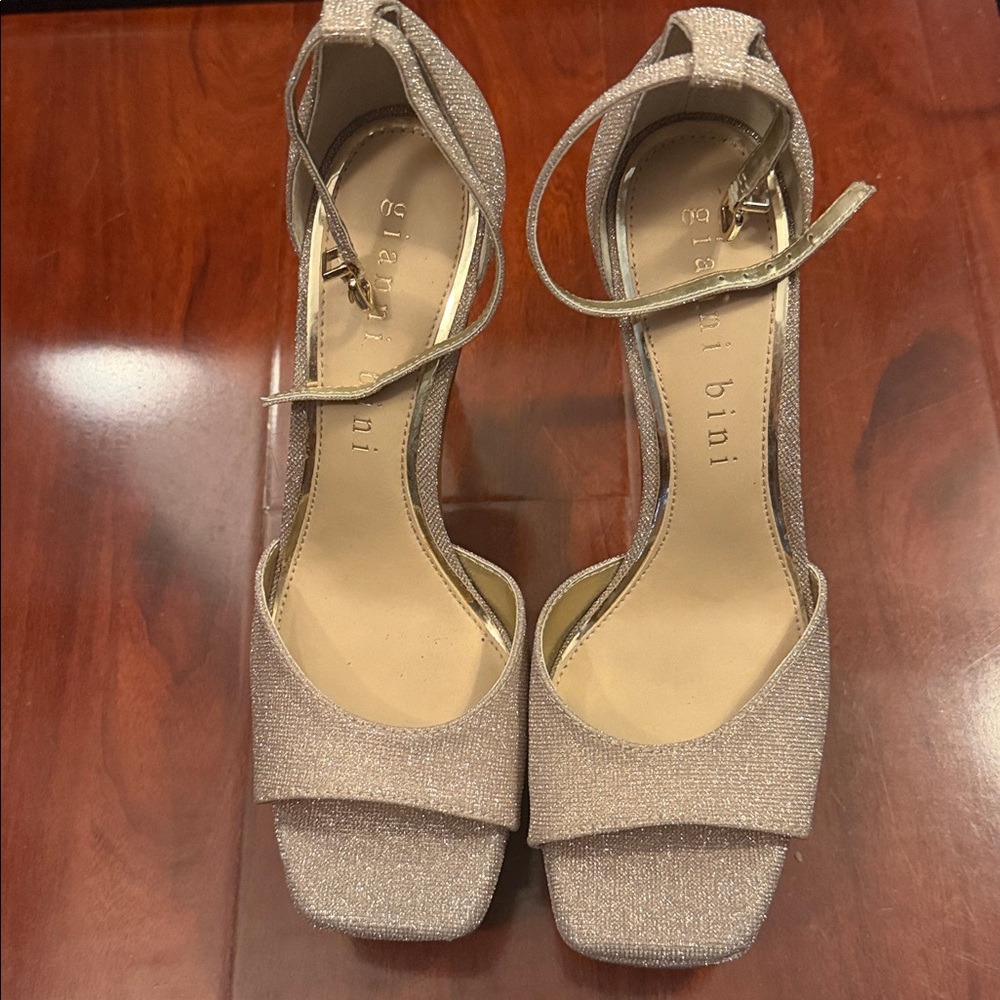 Gianni Bini Chellsie Glitter Ankle Strap Platform Heels. Brand new. Size 9